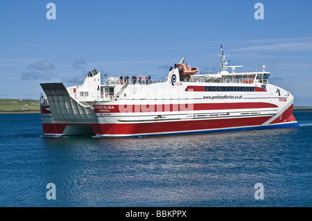 Dh Pentland ferries voyage Catamaran MV transport Pentalina Orcades ferry boat sea Banque D'Images