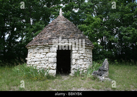 Reconstruction d'une Gariotte en pierre traditionnelle française près de Montcuq, Lot, Midi-Pyrénées, France Banque D'Images