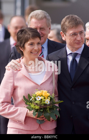 Délégation hongroise avec le Premier ministre Ferenc Gyurcsány et son épouse Klara Dobrev, 60 ans l'OTAN, l'arrivée de l'delegati Banque D'Images