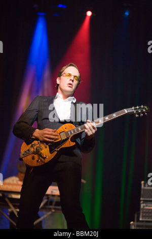 BUDAPEST HONGRIE 22 MAI Joe Bonamassa fonctionne à Millenaris Teatrum 22 mai 2009 scène en Hongrie Banque D'Images