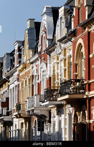 Une rangée de maisons de ville de l'Gruenderzeit, magnifiquement restauré, Paul-Kemp-Street, Bonn-Bad Godesberg, Rhénanie du Nord-Westphalie, Banque D'Images