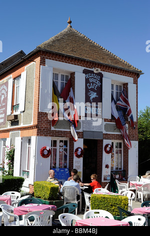 Journée D Gondree Cafe Pont Pegasus Ranville Benouville Calvados Normandie Normandie France Première maison française de la DEUXIÈME GUERRE MONDIALE Banque D'Images