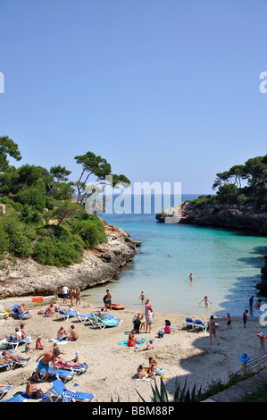 Vue sur la plage, Cala Egos, Cala d'Or, Santanyi Municipalité, Majorque, Îles Baléares, Espagne Banque D'Images
