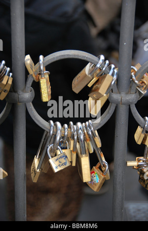 Cadenas, Eglise Santi Vincenzo e Anastasio, centre historique, Rome, Italie Banque D'Images