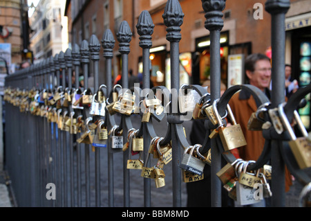 Cadenas, Eglise Santi Vincenzo e Anastasio, centre historique, Rome, Italie Banque D'Images