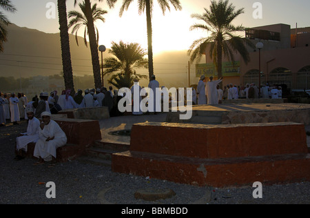 Tôt le matin sur le marché de chèvre à Nizwa, Sultanat d'Oman Banque D'Images