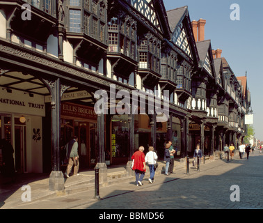 Pittoresque vieille la moitié de bâtiments à colombages, Northgate Street, Chester, Cheshire, Angleterre, Royaume-Uni. Banque D'Images