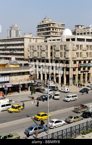 Rue et les bâtiments modernes à Alep, en Syrie, au Moyen-Orient, en Asie Banque D'Images