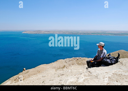 Les randonneurs sur la montagne Jebel Arruda, dans l'arrière du réservoir d'El-assad de l'Euphrate, en Syrie, en Asie Banque D'Images