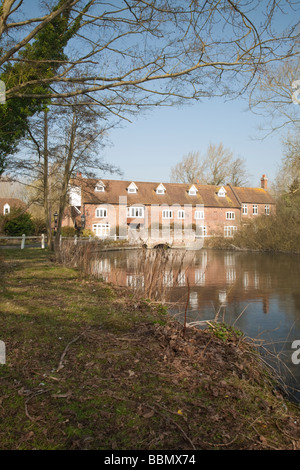 Denford moulin sur la rivière Kennett près de Hungerford Berkshire Uk Banque D'Images