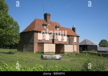 Vieille maison délabrée et Banque D'Images