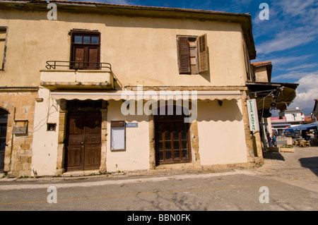 Une vieille taverne dans la ville de Polis, Chypre Banque D'Images