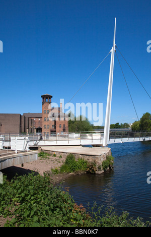 Silk Mill Museum et pont sur la rivière Derwent Derby Derbyshire Banque D'Images