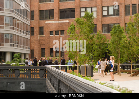 La nouvelle Le parc High Line dans le quartier de Chelsea à New York est considérée le lundi 8 juin 2009 Banque D'Images