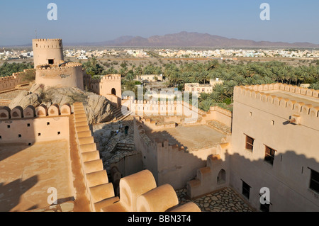 Adobe historique Nakhal Fort Nakhl, enrichissement ou château, Hajar al Gharbi Montagnes, Batinah Région, Sultanat d'Oman, l'Arabie Banque D'Images