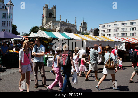 Le marché général samedi au Market Square cambridge uk Banque D'Images