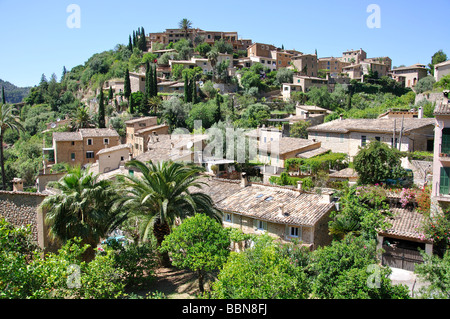 Village perché de Deia, Deia Municipalité, Majorque, Îles Baléares, Espagne Banque D'Images