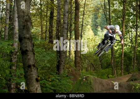 Le BMX dirt jumping Banque D'Images