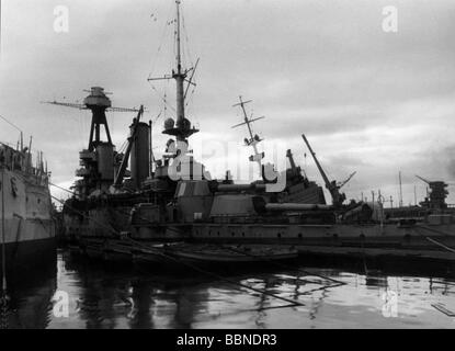 Événements, seconde Guerre mondiale / seconde Guerre mondiale, France, scupling de la flotte française à Toulon, 27.11.1942, cuirassé endommagé 'Provence', Banque D'Images