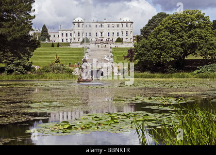 Géographie / billet, l'Irlande, Enniskerry, châteaux, Powerscourt, lac Triton, Additional-Rights Clearance-Info-Not-Available- Banque D'Images