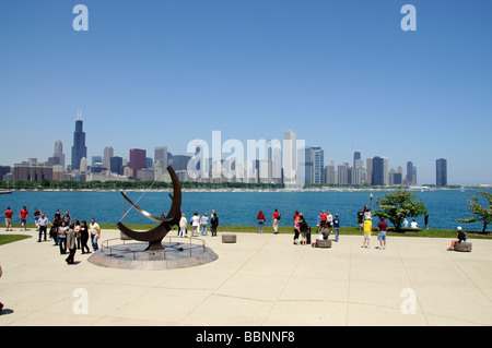 Horizon de Chicago vu de l'Adler Planetarium sur l'Île du Nord Illinois USA Banque D'Images