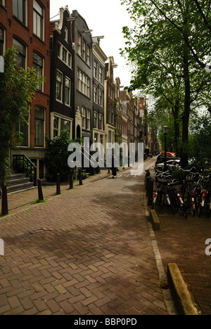 La rue le long du canal Herengracht à Amsterdam aux Pays-Bas Banque D'Images