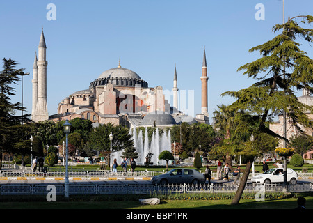 Sainte Sophie, Aya Sofya, la Place Sultanahmet, Istanbul, Turquie Banque D'Images