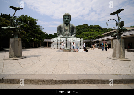 Statue de bronze de Bouddha Amida (aka Amitabha Bouddha) à Kotoku-in Temple. Kamakura. La Préfecture de Kanagawa. Le Japon Banque D'Images