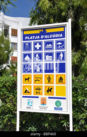 Règlement sur les préavis, plage Platja d'Alcudia, Port d'Alcudia, Mallorca Alcudia, municipalité, Îles Baléares, Espagne Banque D'Images