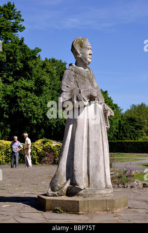 Le Cardinal Wolsey statue, Abbey Park, Leicester, Leicestershire, Angleterre, RU Banque D'Images