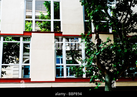 Réflexions dans office windows, Barcelone. Banque D'Images
