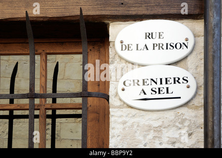 RUE DE LA PRISON ET SIGNE POUR L'entrepôt de sel, HONFLEUR, Calvados (14), NORMANDIE, France Banque D'Images