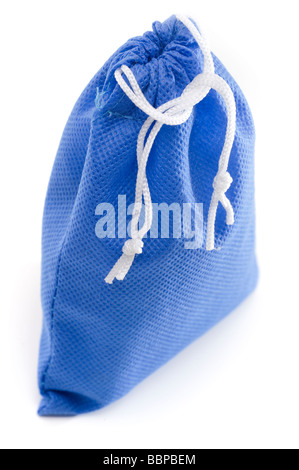 Petit sac en nylon bleu blanc avec un 'draw string' Banque D'Images