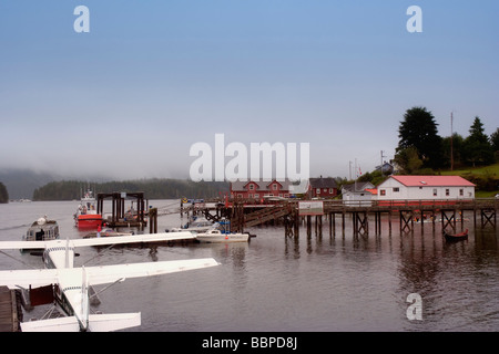 Tofino Harbour avec Jetty et hydravions - Île de Vancouver, Colombie-Britannique, Canada Banque D'Images