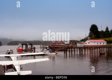 Tofino Harbour avec Jetty et hydravions - Île de Vancouver, Colombie-Britannique, Canada Banque D'Images