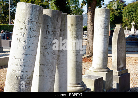 Les colonnes FUNÉRAIRES DANS LE CIMETIÈRE SAINTE-MARIE, LE HAVRE, Seine-maritime (76), NORMANDIE, France Banque D'Images