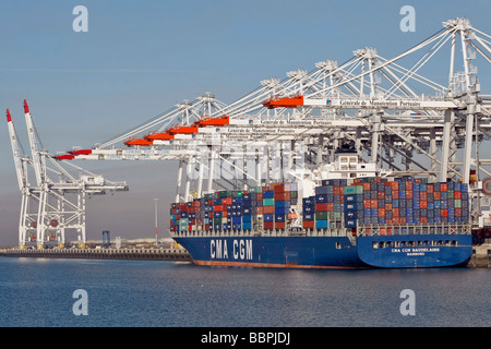 Portes de chargement BATEAU CONTENEUR TERMINAL DE FRANCE, port 2000, PORT DE COMMERCE, LE HAVRE, Seine-maritime (76), Normandie Banque D'Images