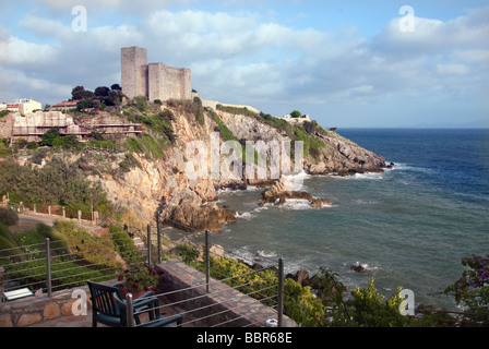 Le promontoire rocheux de Talamone, à la limite sud de la Parco Regionale della Maremma Argentario et en face Banque D'Images