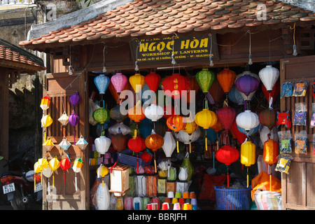 Shop affichage des lanternes orientales colorées, 'Hoi An, Vietnam' Banque D'Images