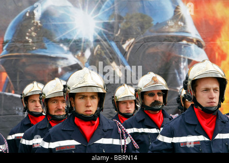 Les pompiers français LORS DE L'INAUGURATION DU 114ème CONGRÈS DES POMPIERS FRANÇAIS, CLERMONT-FERRAND, Puy-de-Dôme (63), FRANCE Banque D'Images