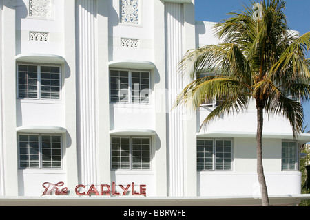 Façade art déco, l'hôtel Carlyle, OCEAN DRIVE, le quartier art déco de Miami Beach, Miami, Floride, USA Banque D'Images