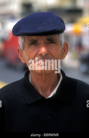 1, l'un Portugais, homme, homme mûr, un homme âgé, personne âgée, head shot, head shot, contact oculaire, vue avant, Caldas da Rainha, Portugal, district de Leiria Banque D'Images