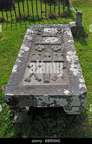 Tombe de la table. L'église en ruine de Saint Mary, Kilmuir, Dunvegan, Isle of Skye, Hébrides intérieures, Ecosse, Royaume-Uni, Europe. Banque D'Images