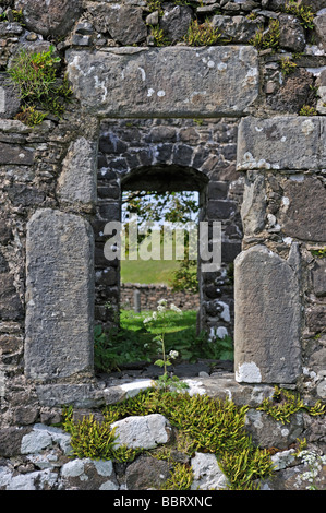 Fenêtre et porte. L'église en ruine de Saint Mary, Kilmuir, Dunvegan, Isle of Skye, Hébrides intérieures, Ecosse, Royaume-Uni, Europe. Banque D'Images