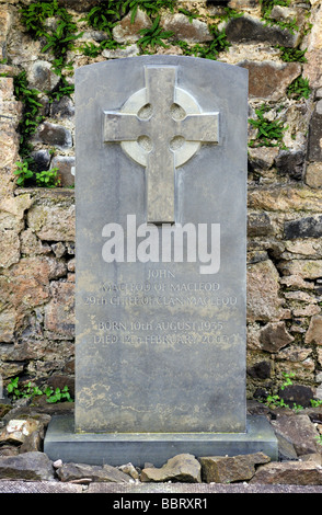 Tombe de John MacLeod de MacLeod. L'église en ruine de Saint Mary, Kilmuir, Dunvegan, Isle of Skye, Hébrides intérieures, Ecosse, Royaume-Uni Banque D'Images