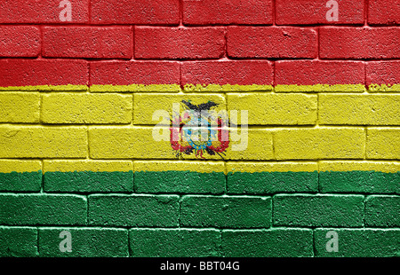 Drapeau de la Bolivie peint sur un mur de brique grunge Banque D'Images