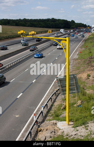 Vitesse moyenne spécifications caméra autoroute M25 Régime d'élargissement 16-23 M40 de jonction A1 (M) Les autoroutes contrat d'angleterre uk go Banque D'Images