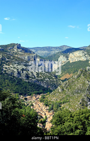 Saint Guilhem le Désert village, Languedoc Roussillon en France Banque D'Images