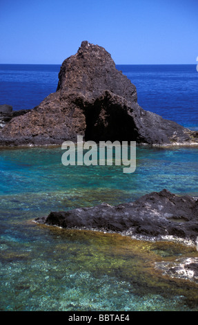 Littoral, l'île de Linosa, îles Pélagie, Sicile, Italie Banque D'Images