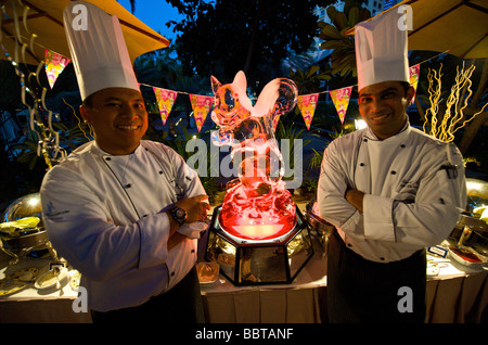 Sculpture de glace de Dubaï sur une fête d'anniversaire pour enfants à l'Habtoor Grand Banque D'Images